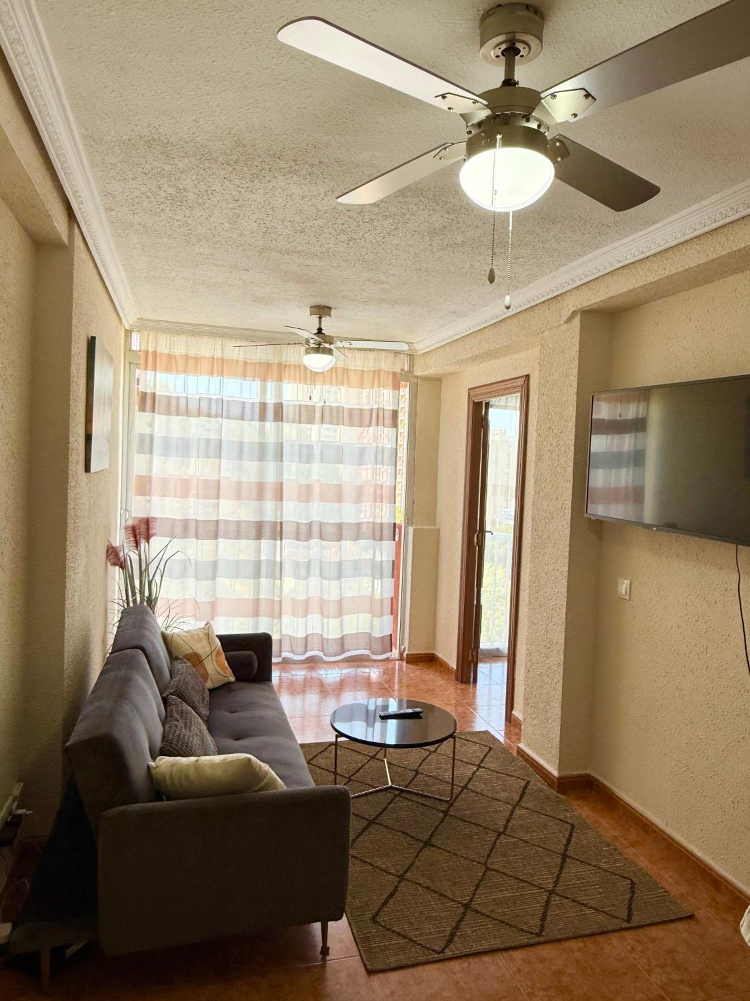 2 Bedroom Levante Beach Benidorm Esterno foto